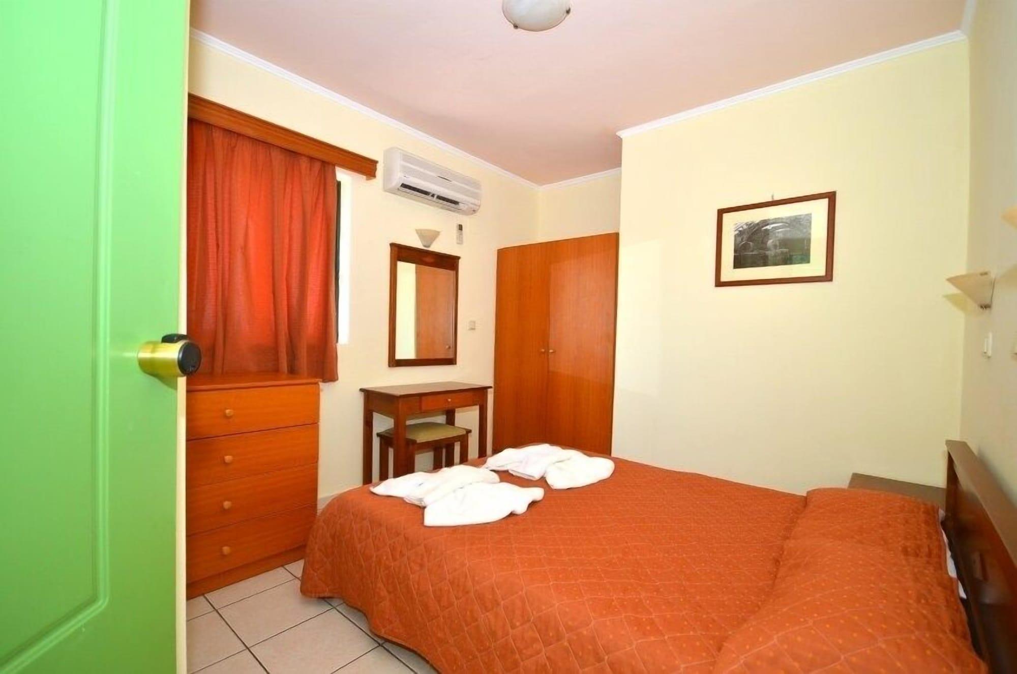 Aloni Suites Chorafakia Exterior photo