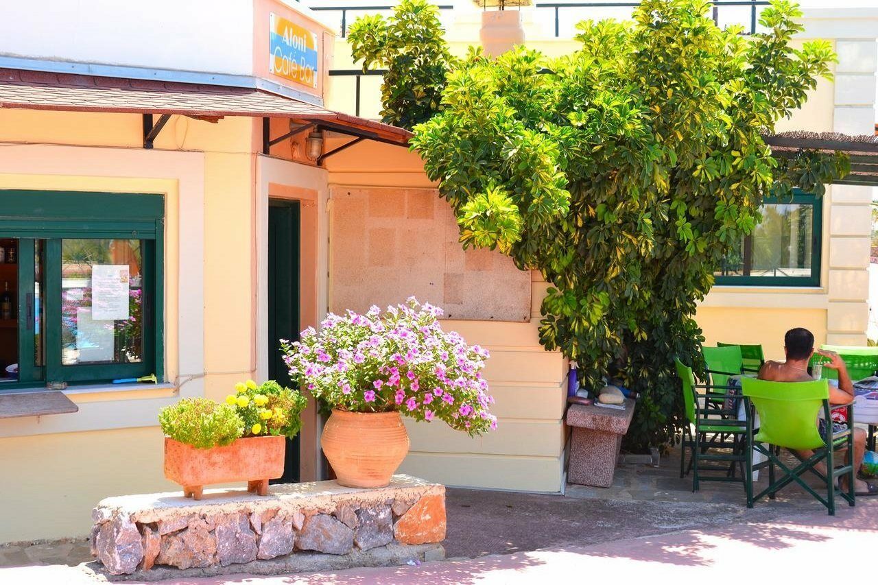 Aloni Suites Chorafakia Exterior photo