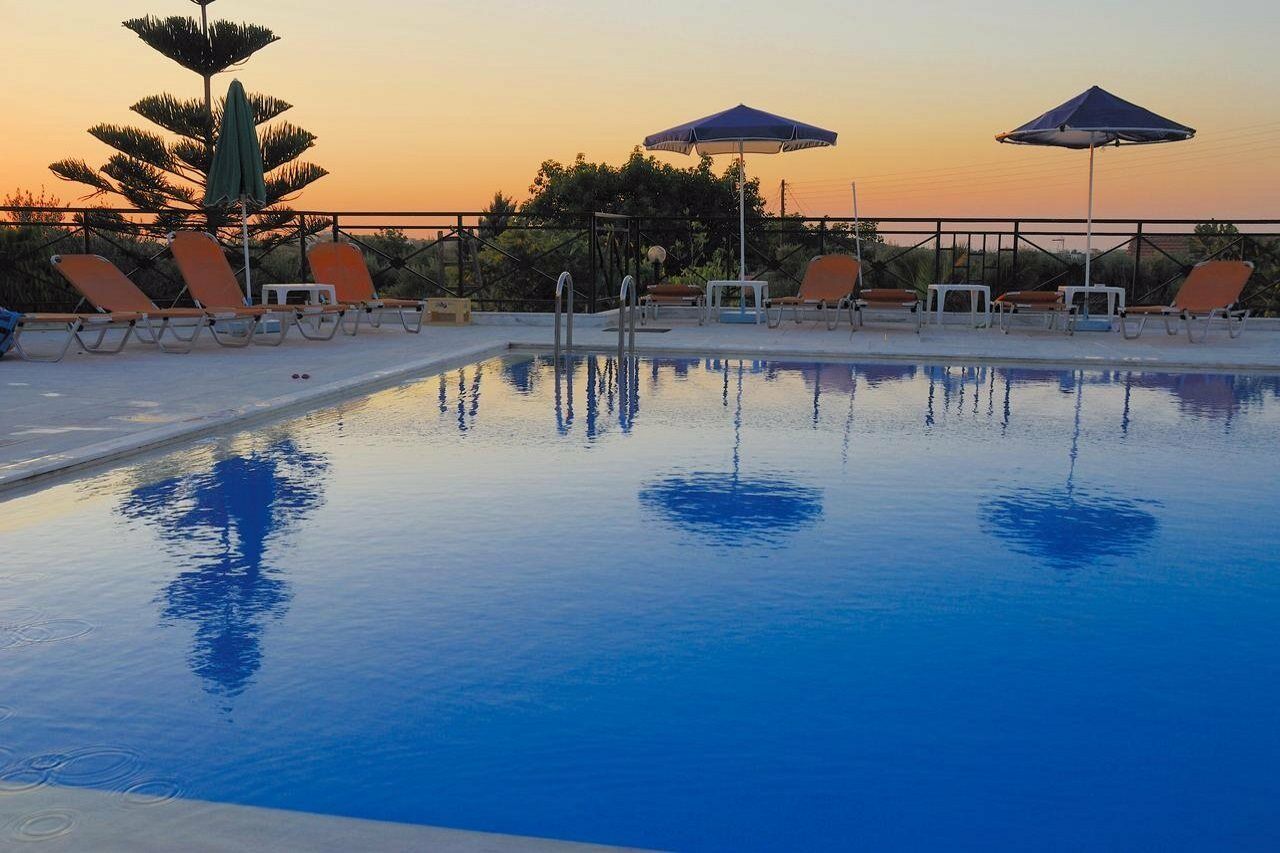 Aloni Suites Chorafakia Exterior photo